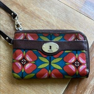 FOSSIL Red and Green Clutch Wristlet with Vibrant Design
